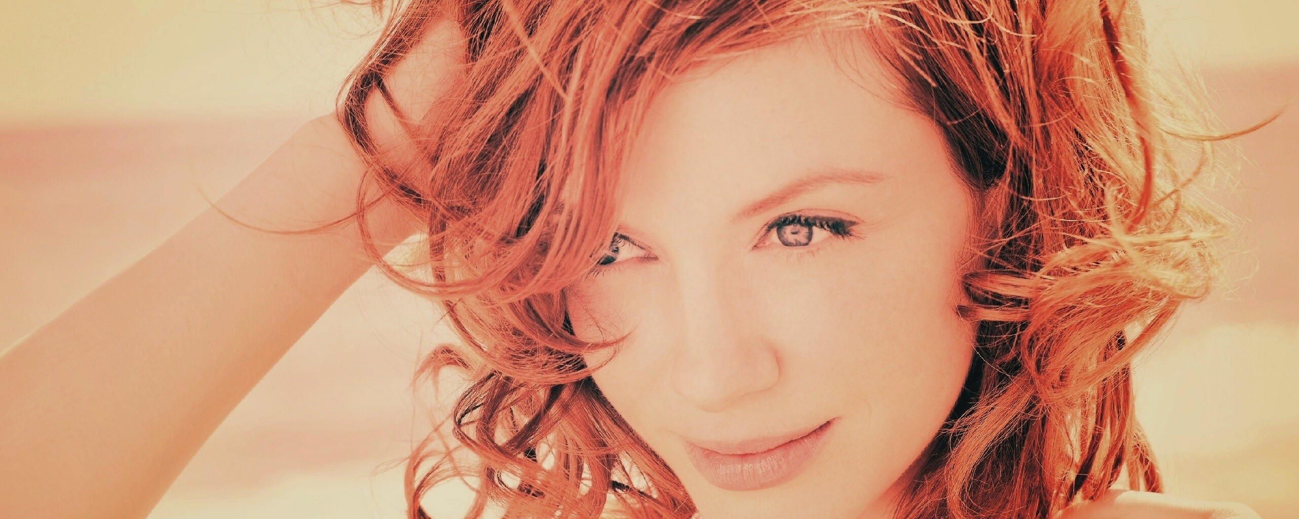 Рыжая красавица обои