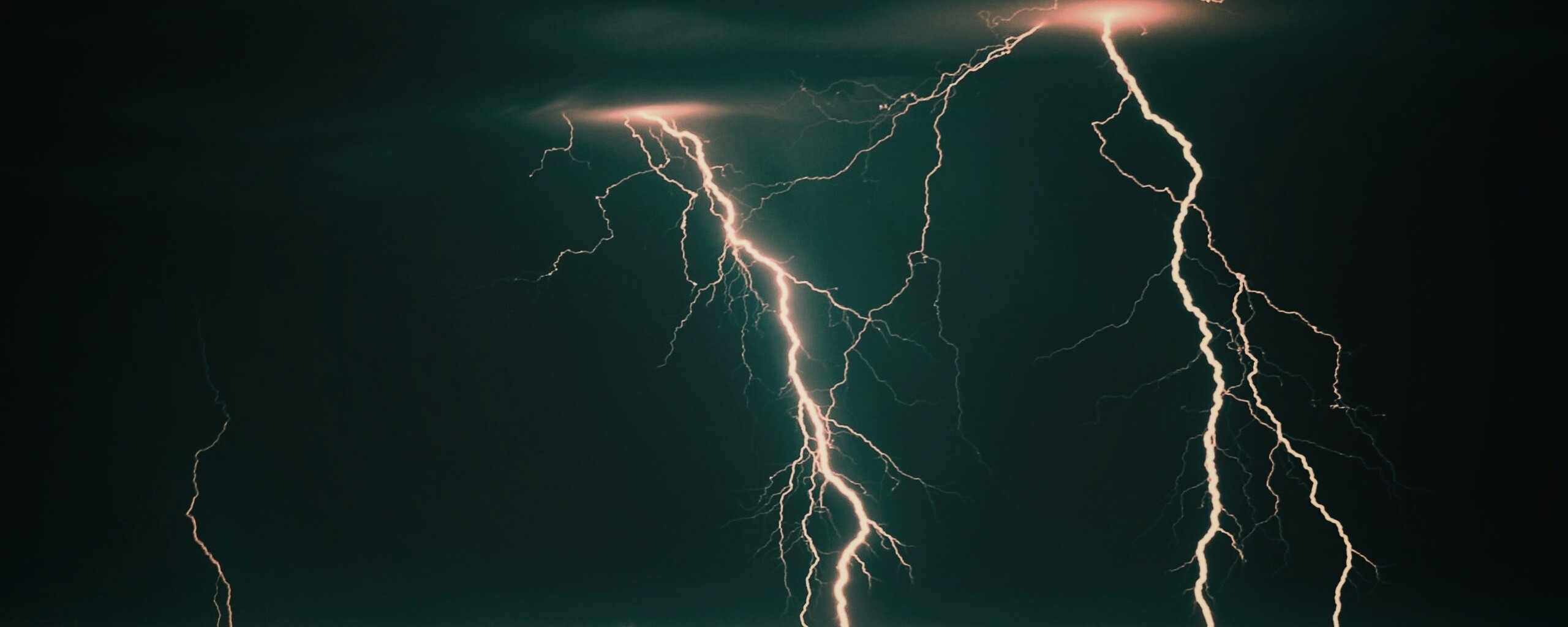 Гроза над городом обои