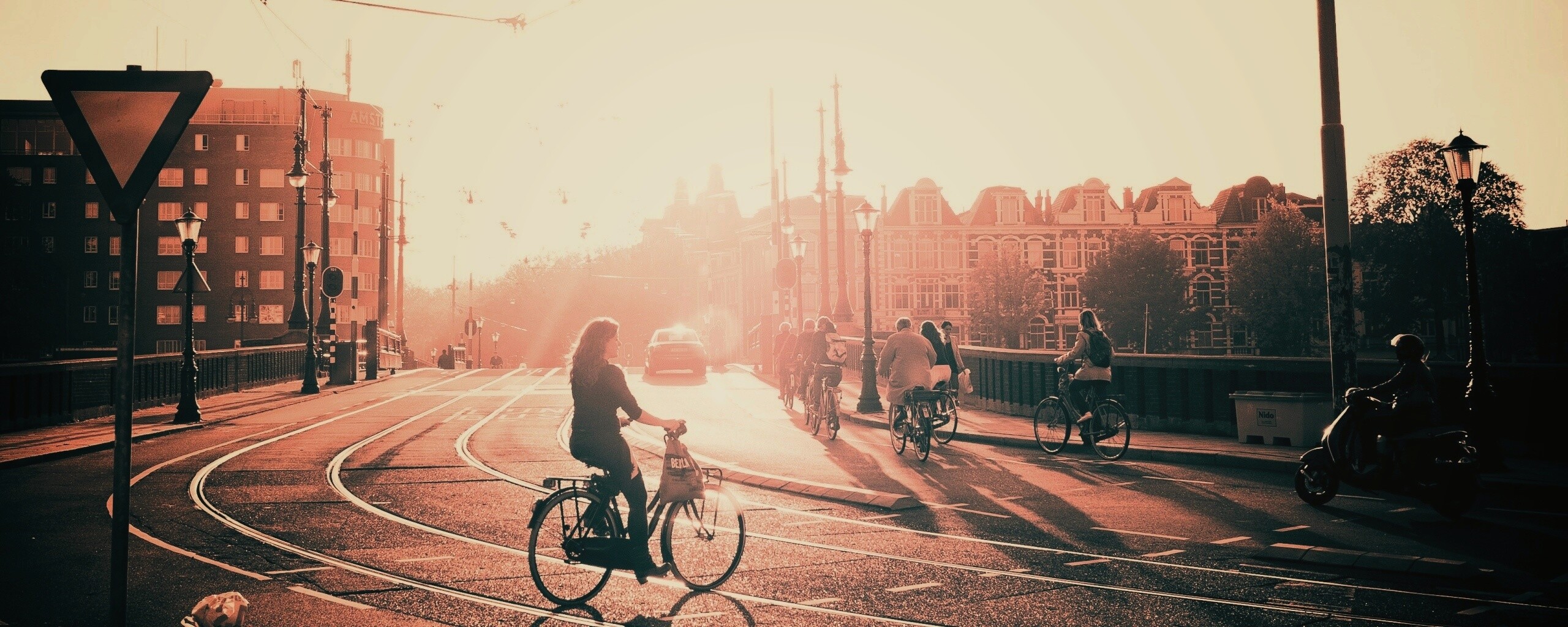 Утро в европейском городе обои