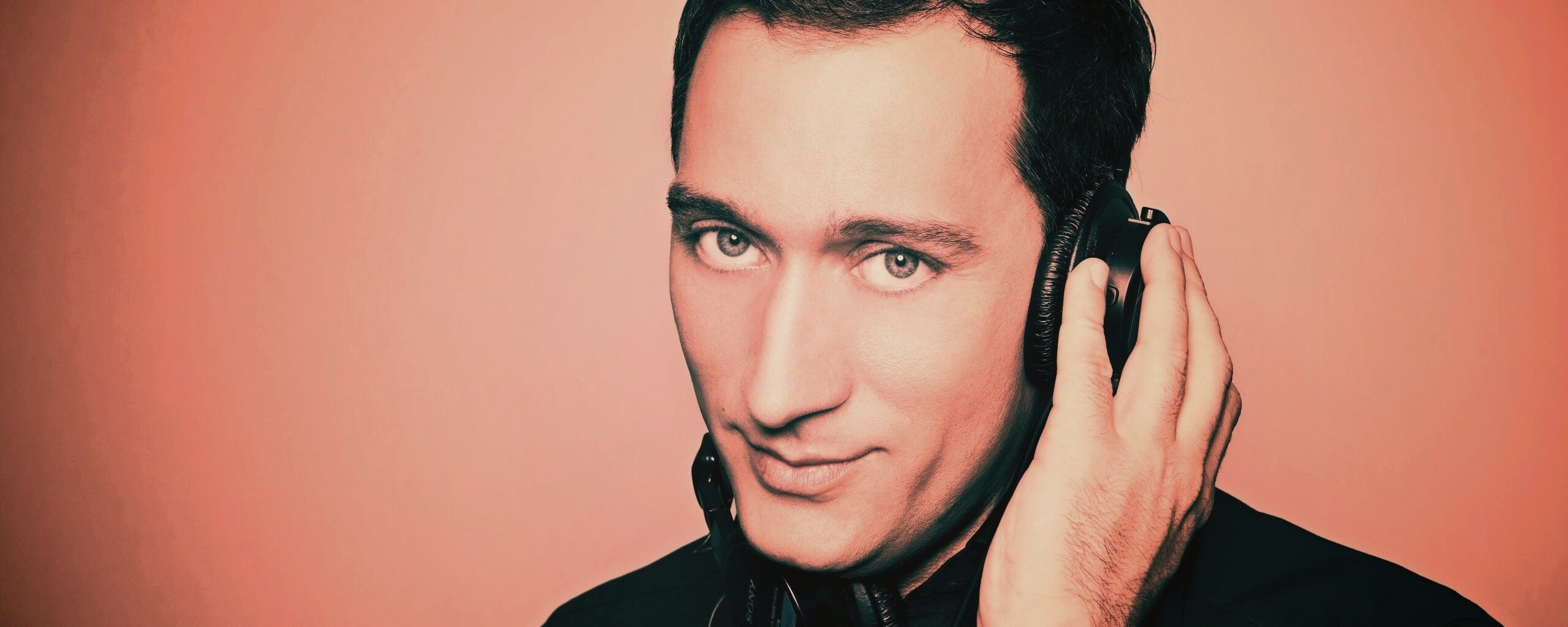 Сероглазый парень обои