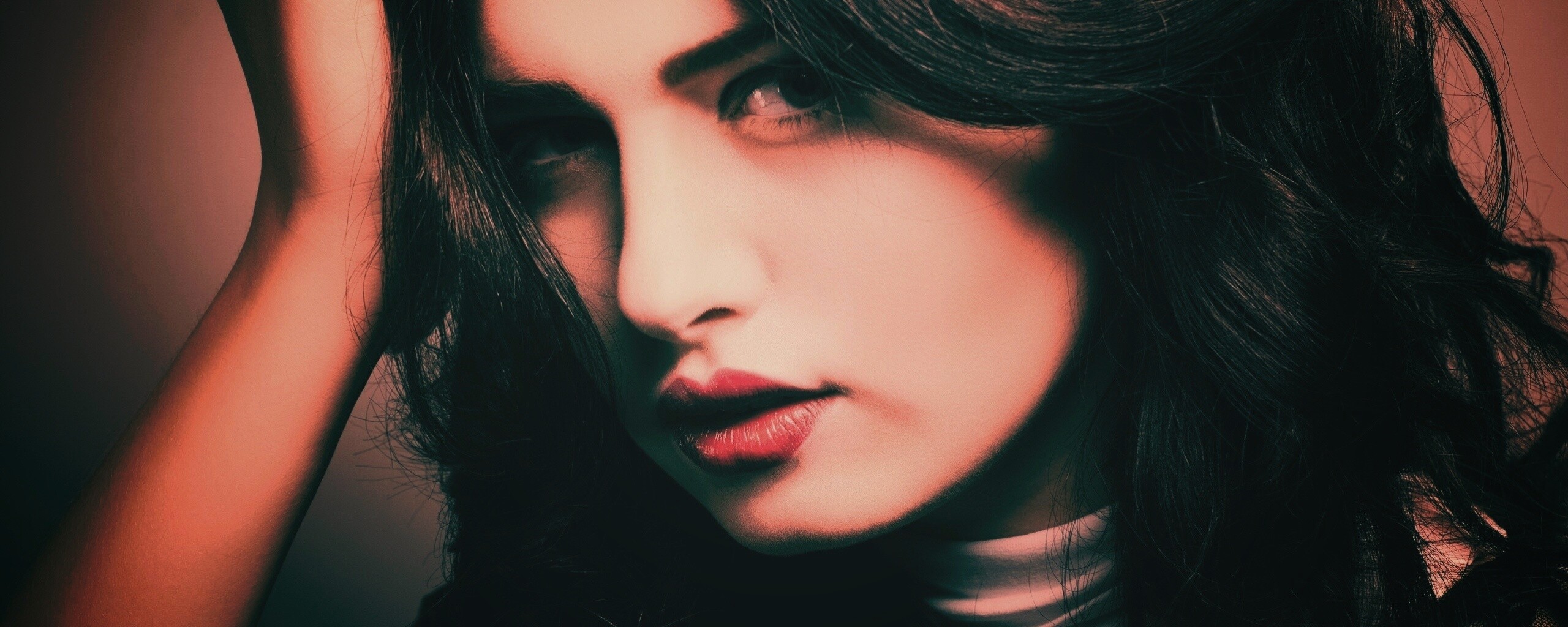 Модель с отличным макияжем обои