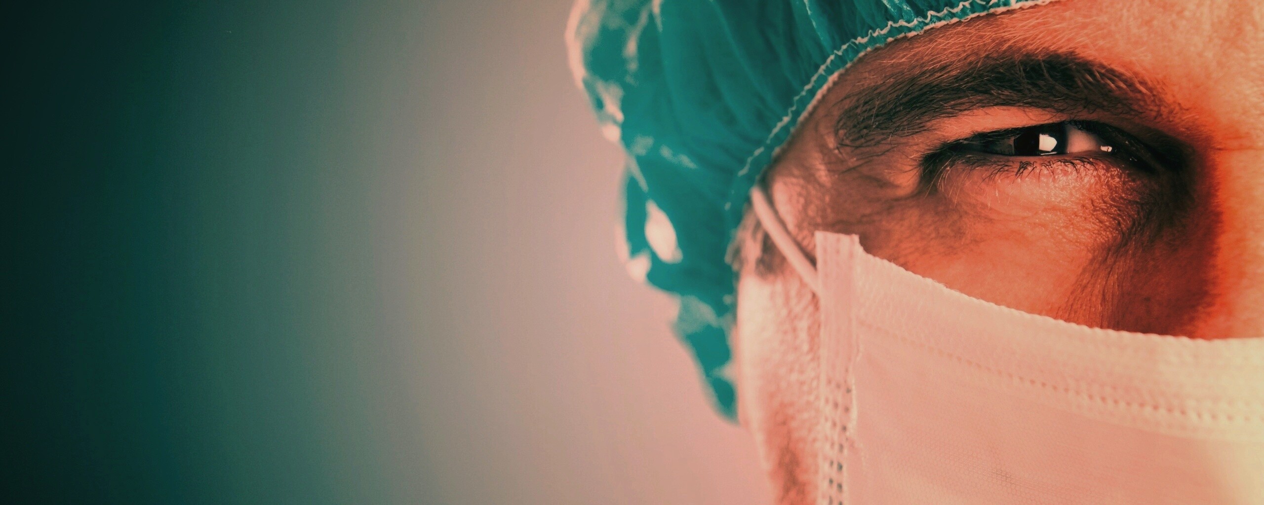 Лицо хирурга обои