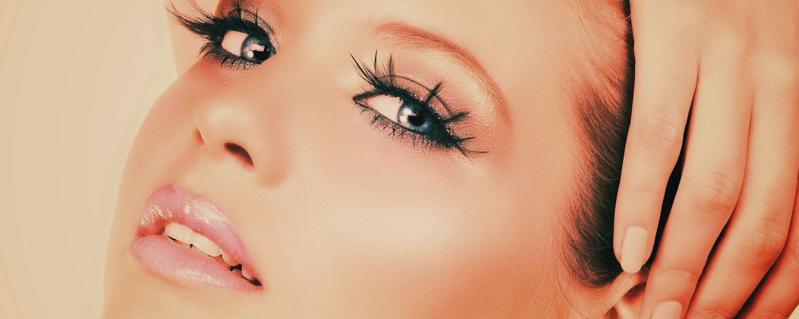 Красивое лицо обои