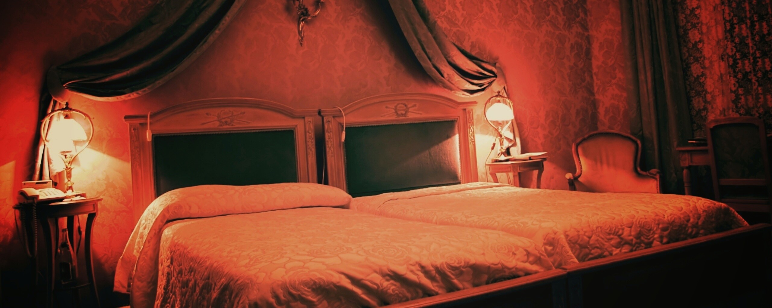 Спальня обои