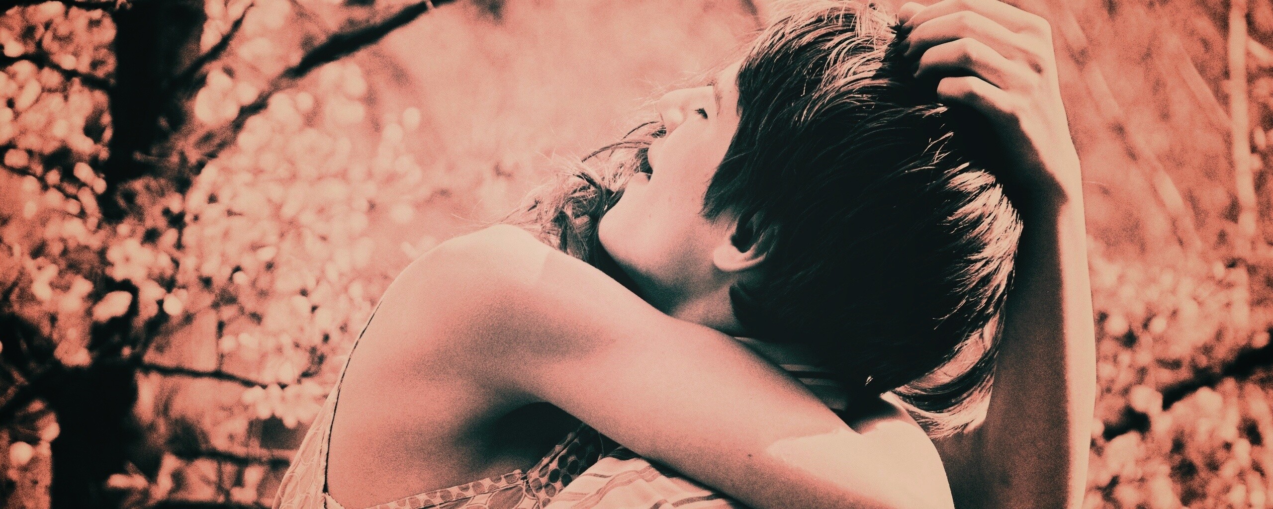 Объятия обои