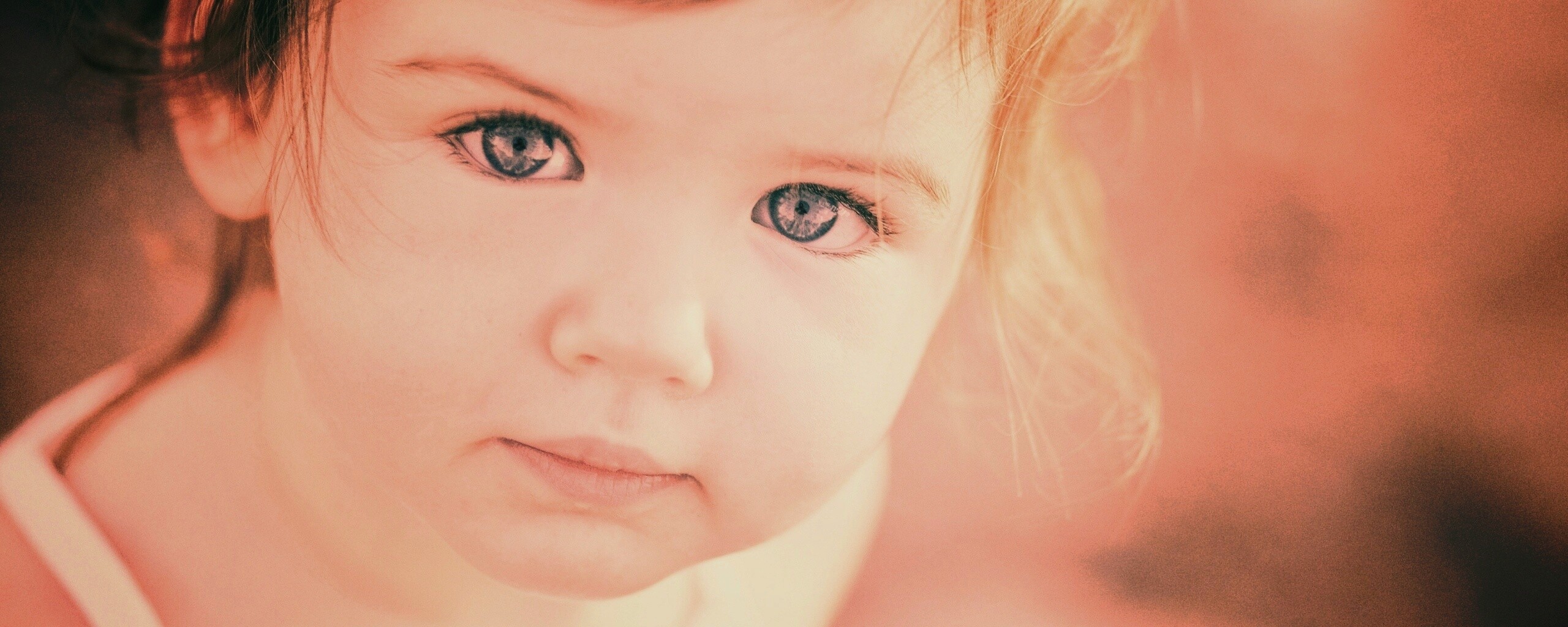 Детское личико обои