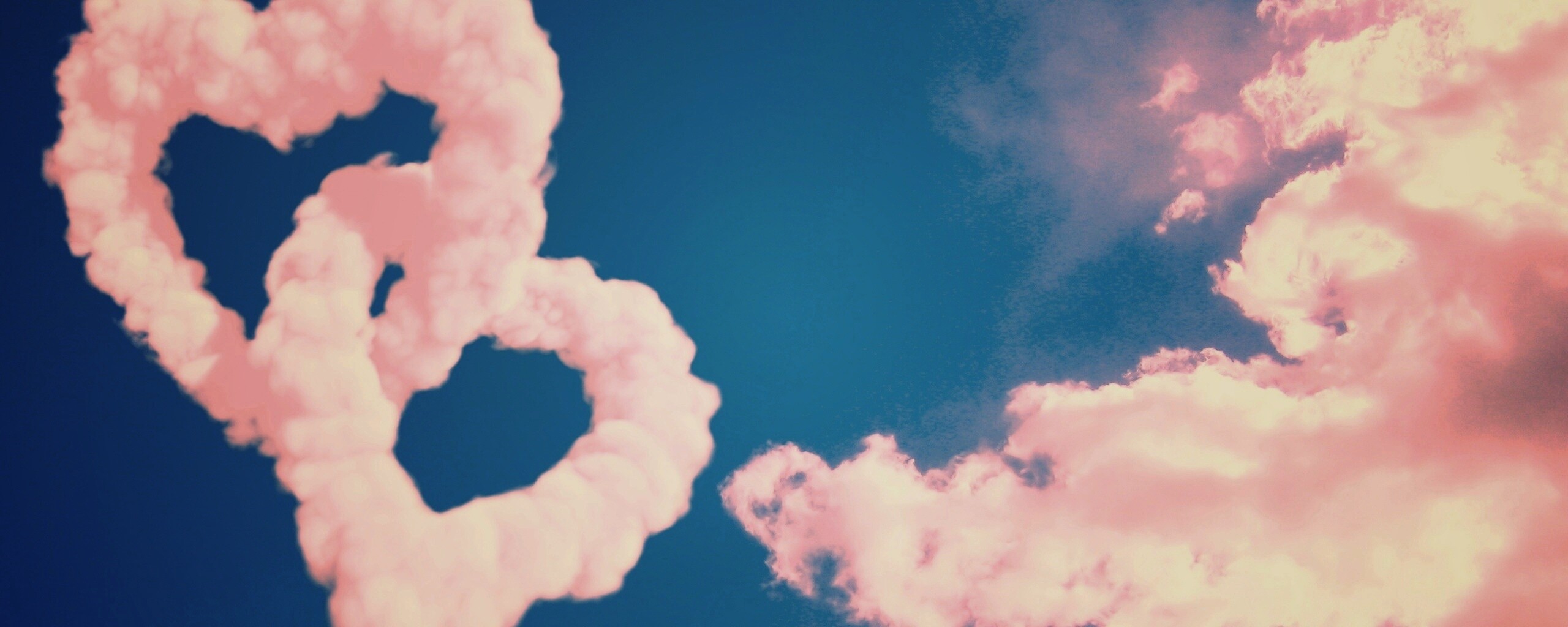 Облака в виде сердца обои