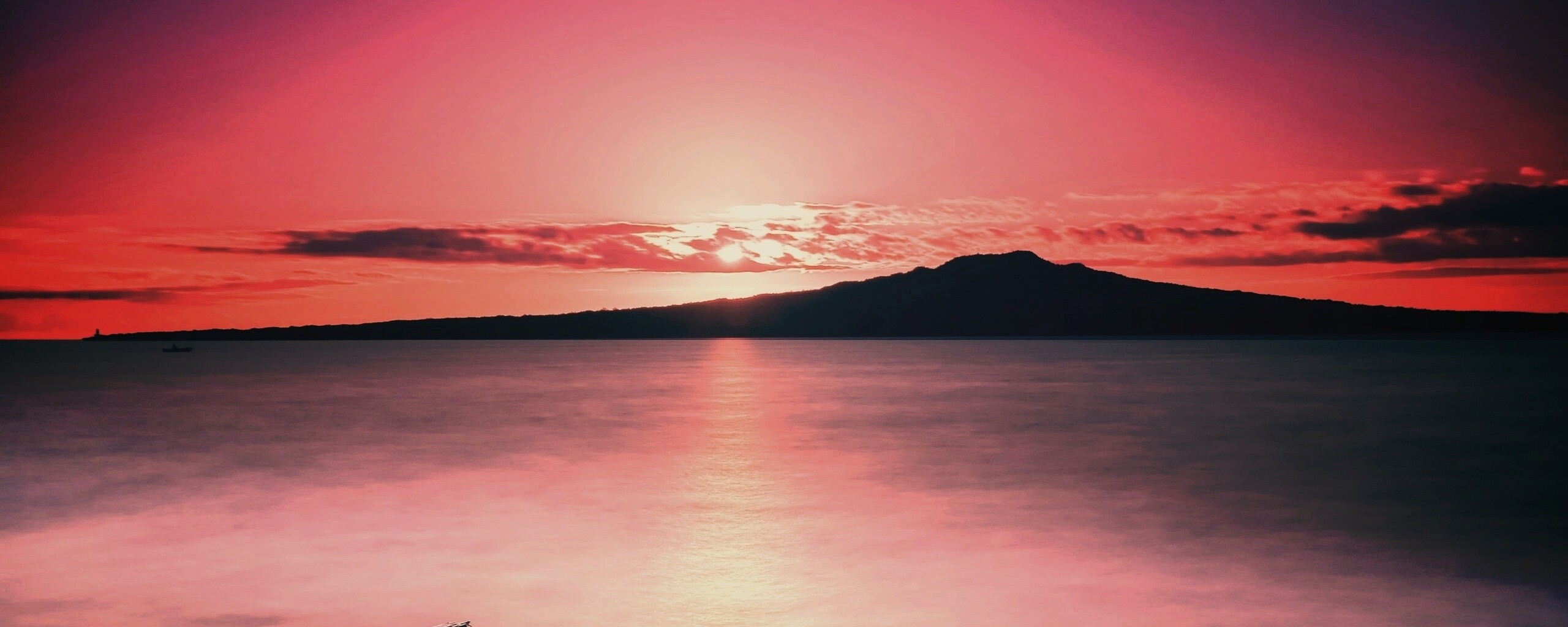 Восход над озером обои