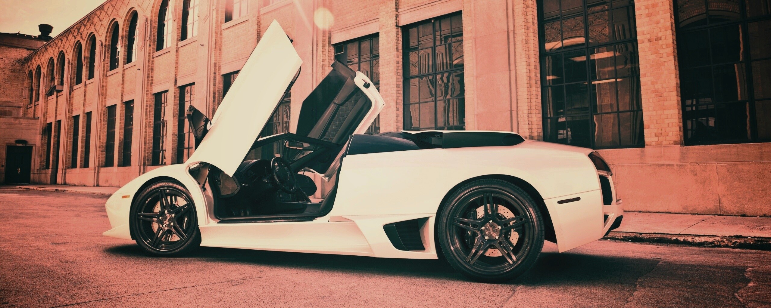 Белая Ламборгини Мурсьелаго обои