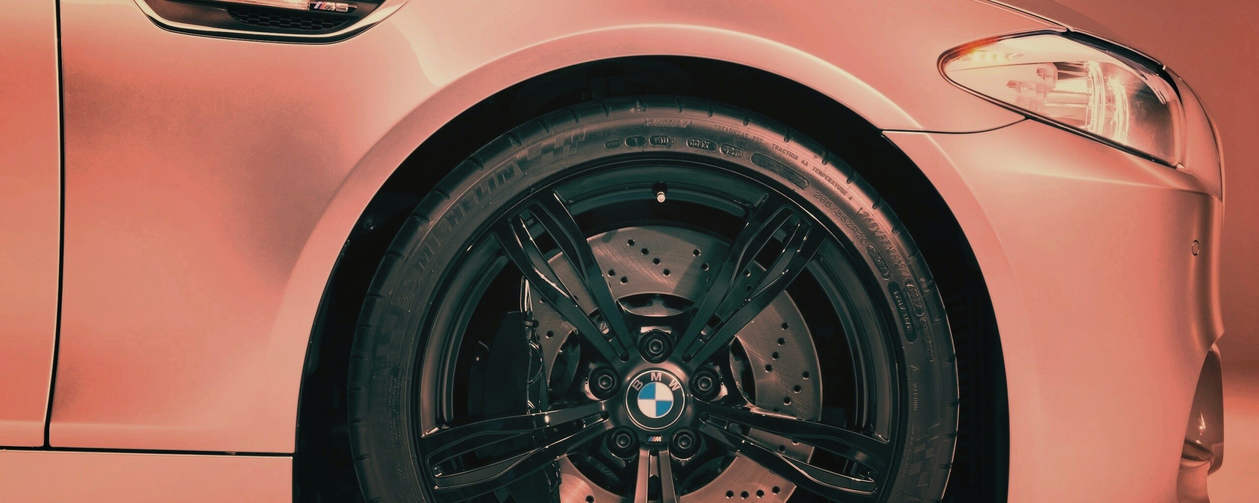 Чёрный литой диск БМВ обои