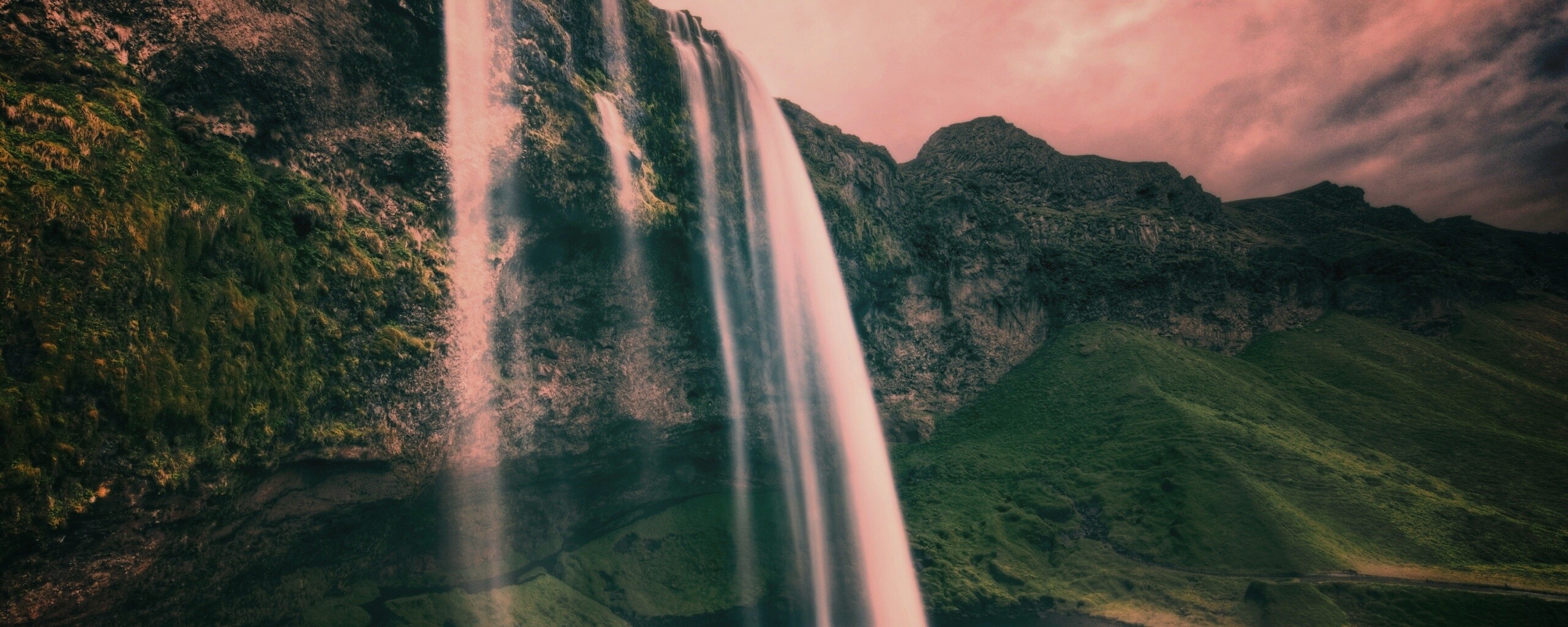 Нарисованный водопад обои