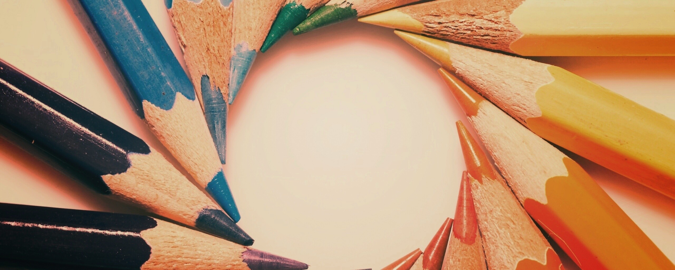 Радуга в карандашах обои