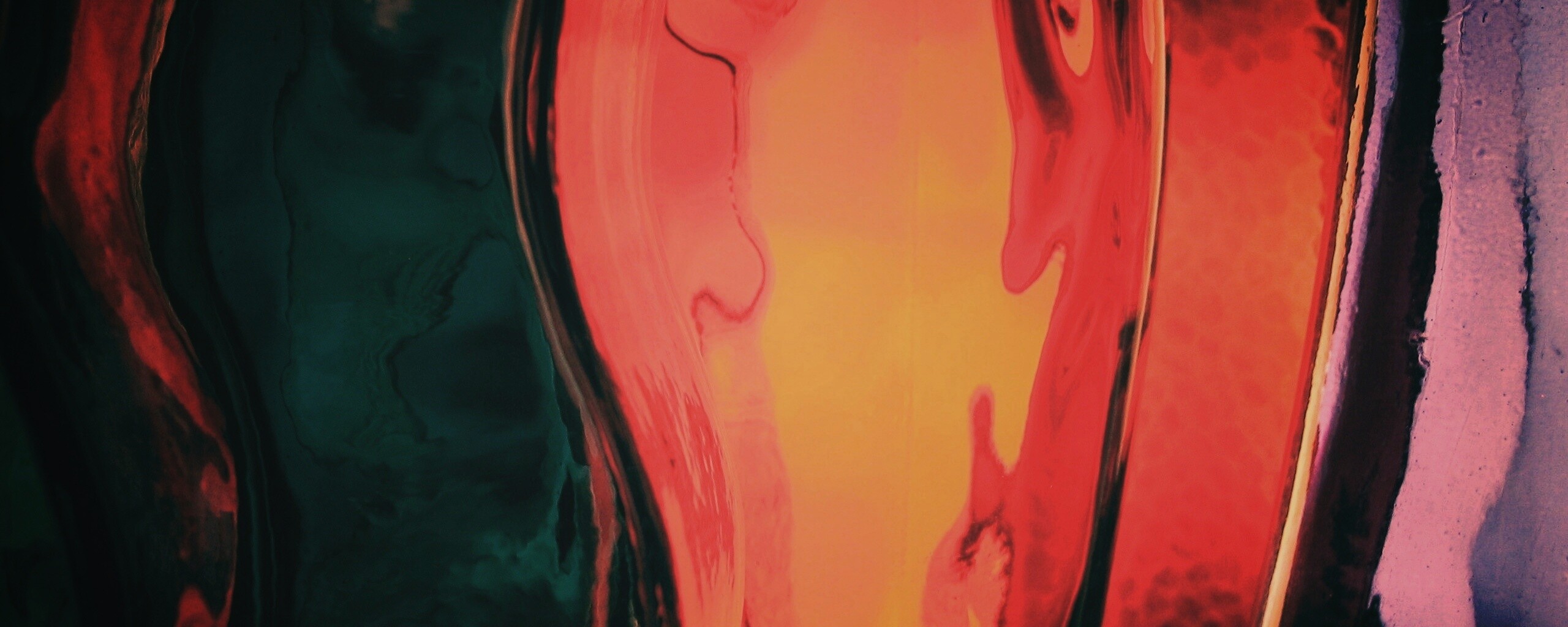 Абстрактное в бутылочном стекле обои