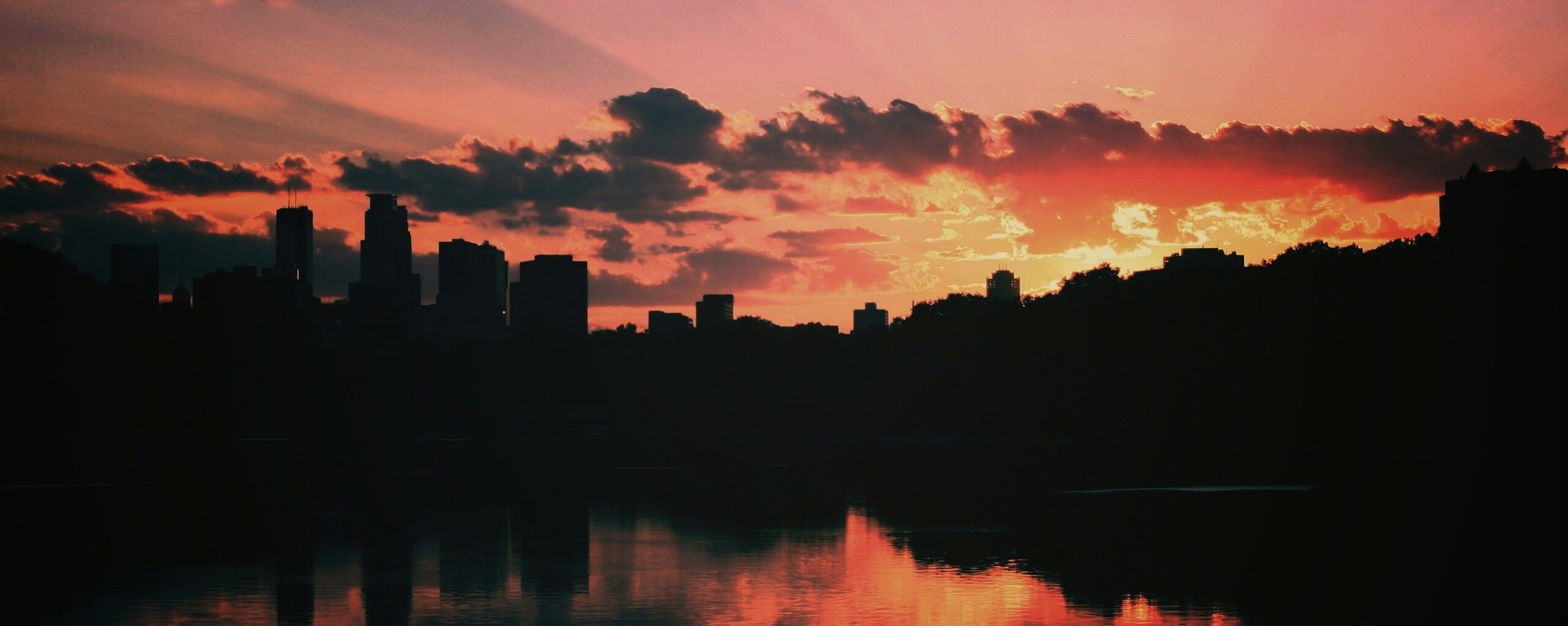 Закат над городом обои