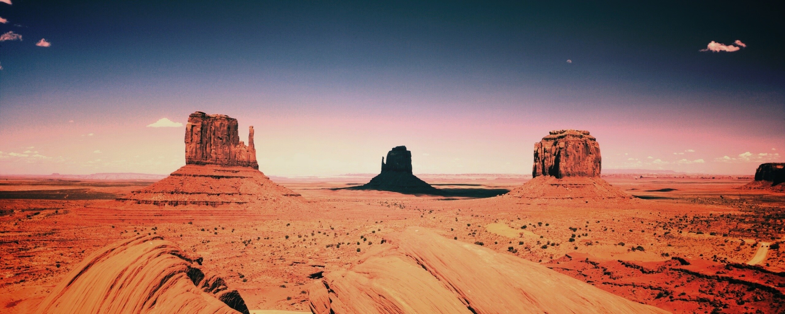 Долина монументальных гор обои