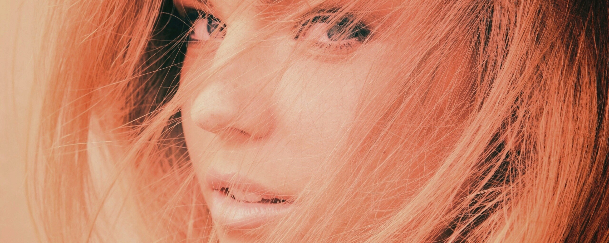 Завораживающий взгляд обои