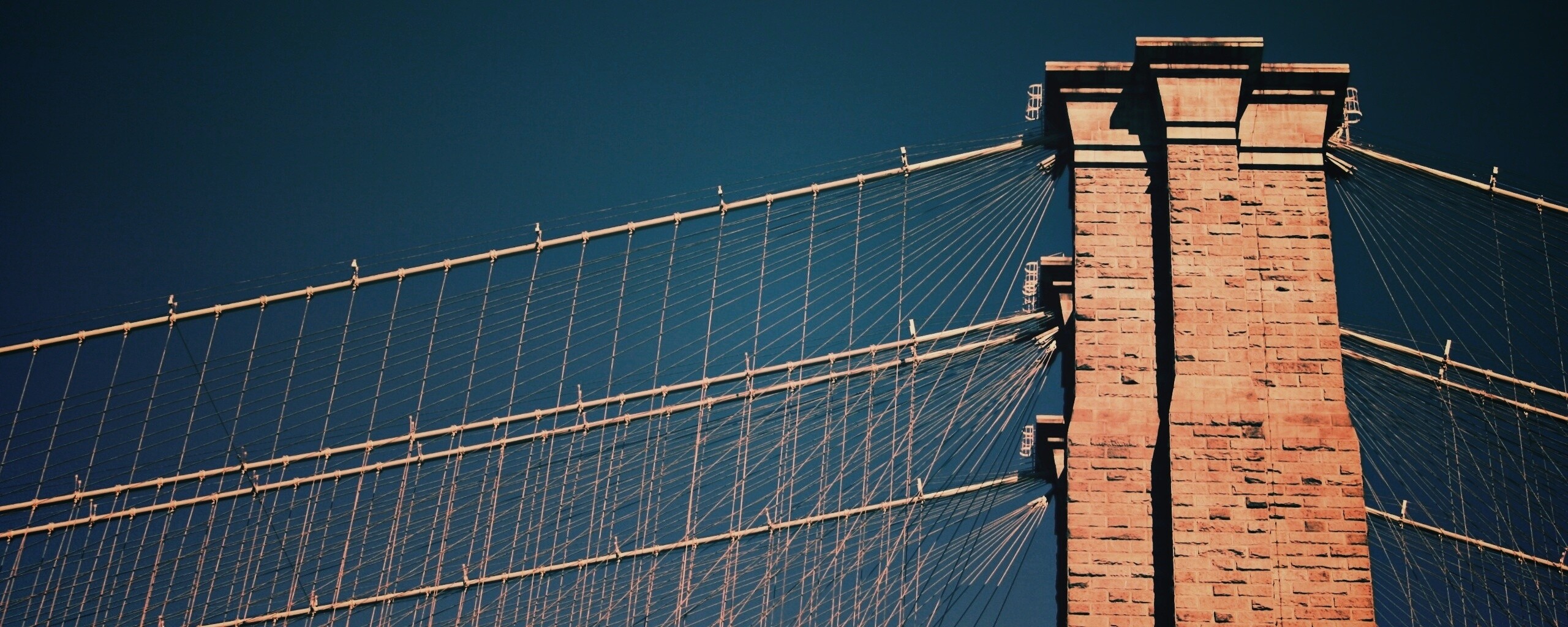 Одна из арок Бруклинского Моста обои