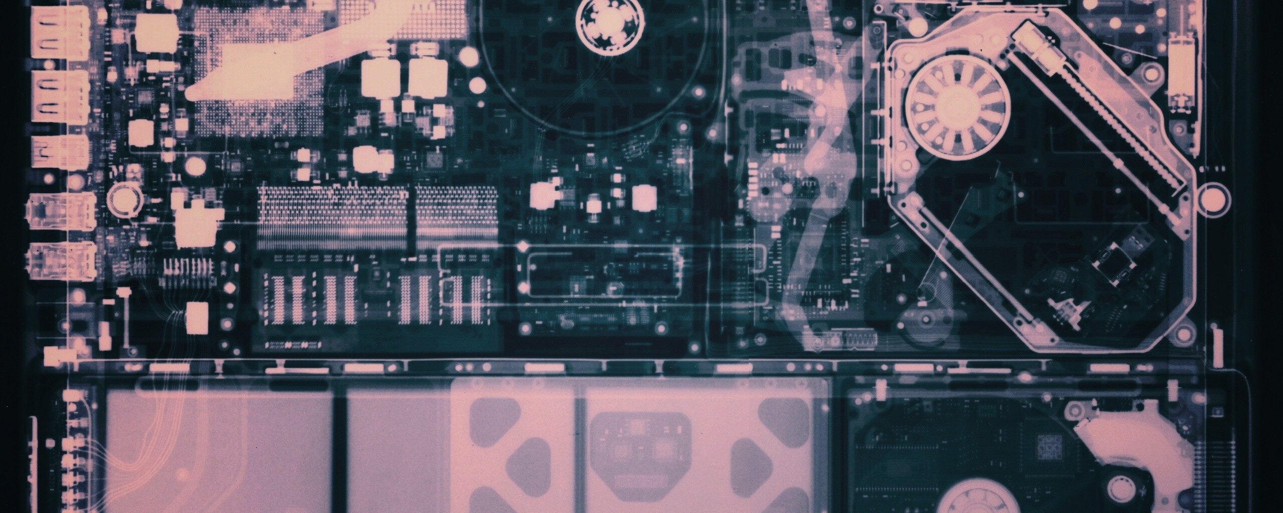 Рентгеновский снимок ноутбука обои