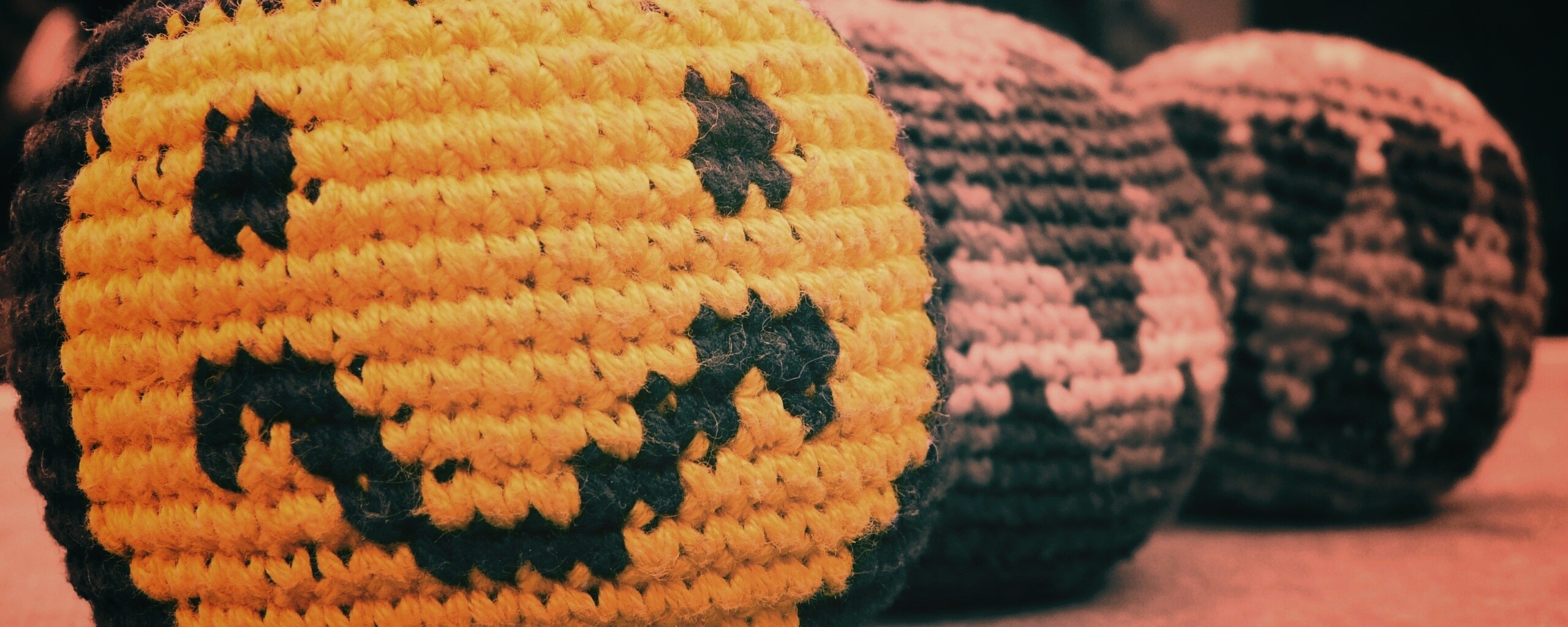 Вязанный смайлик обои