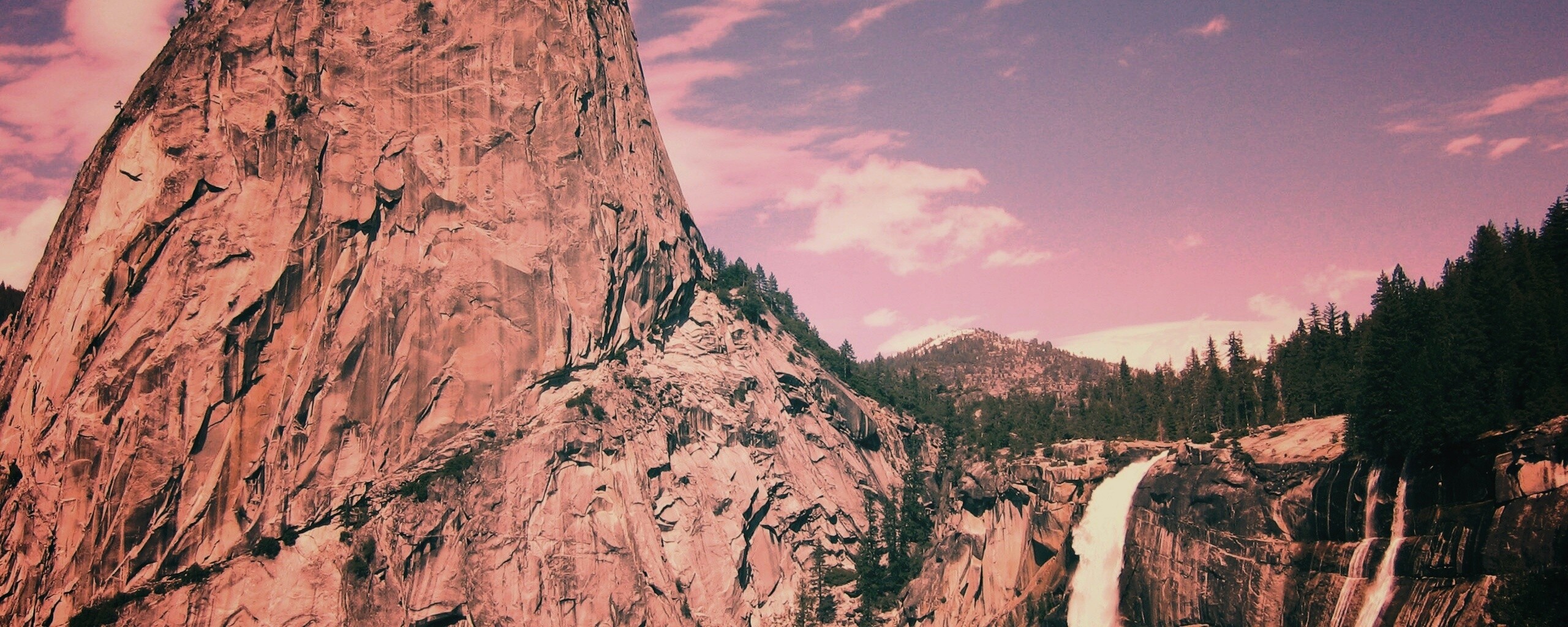 Скалы и водопад обои