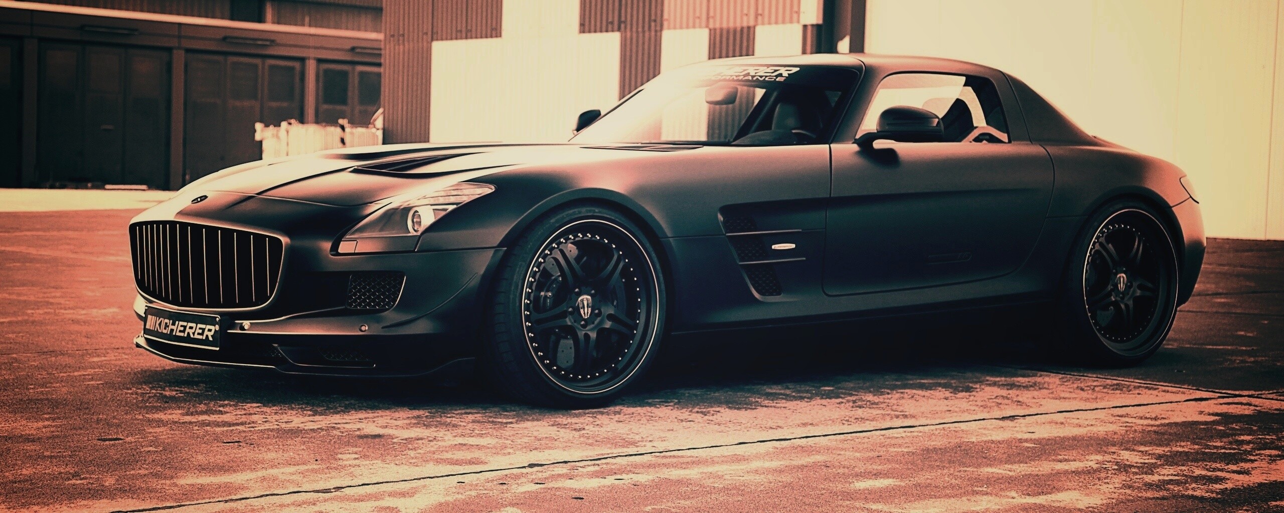 Черный спорткар обои