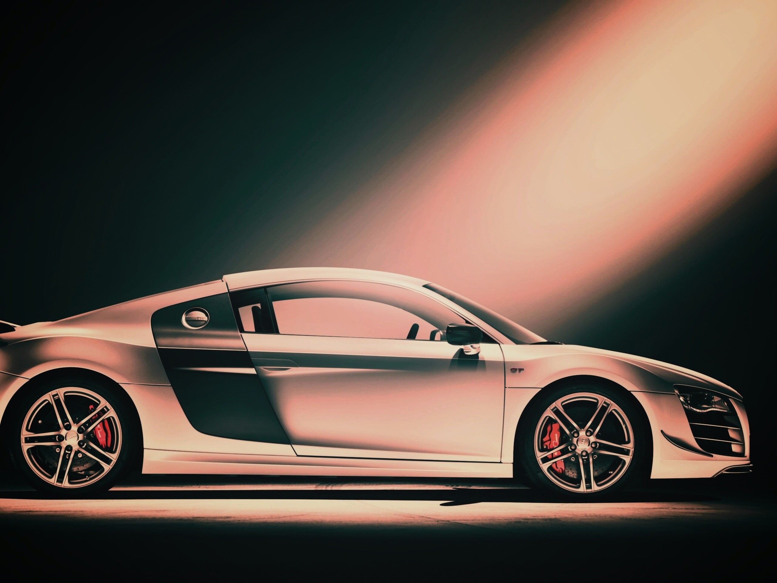 Audi R8 вид сбоку обои