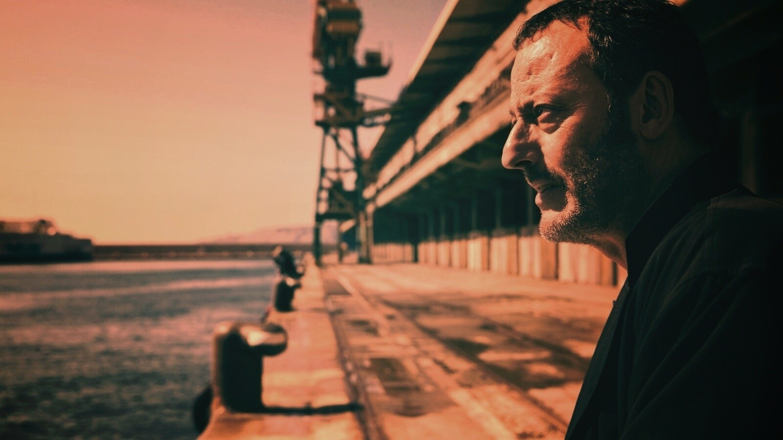 Жан Рено в порту обои