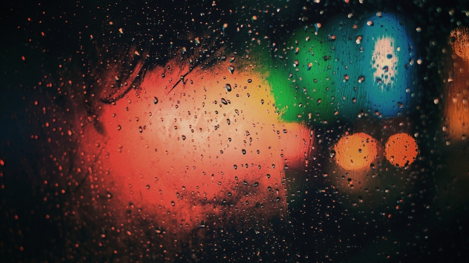 Огни за мокрым стеклом обои