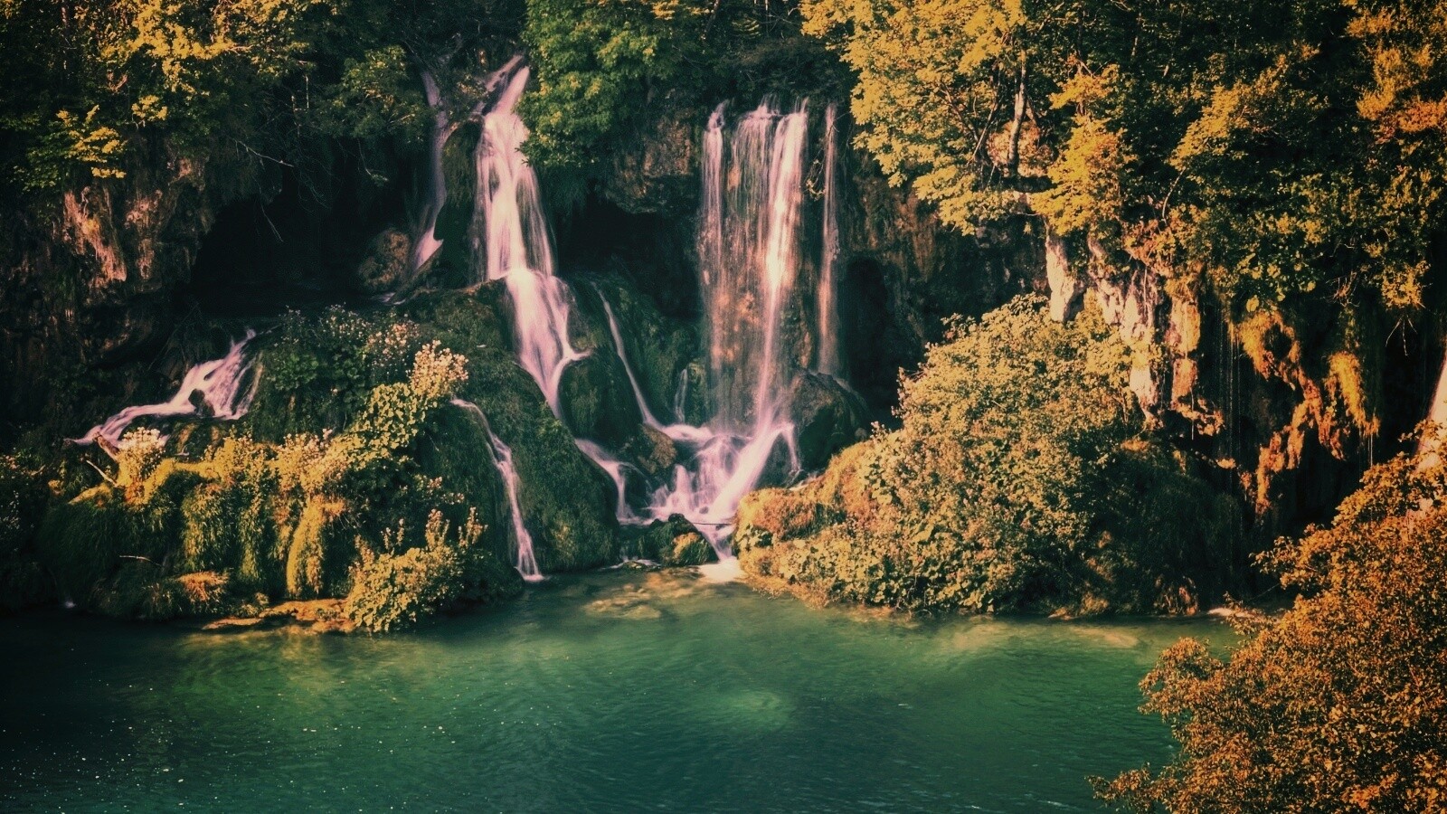 Водопад в дикой природе обои