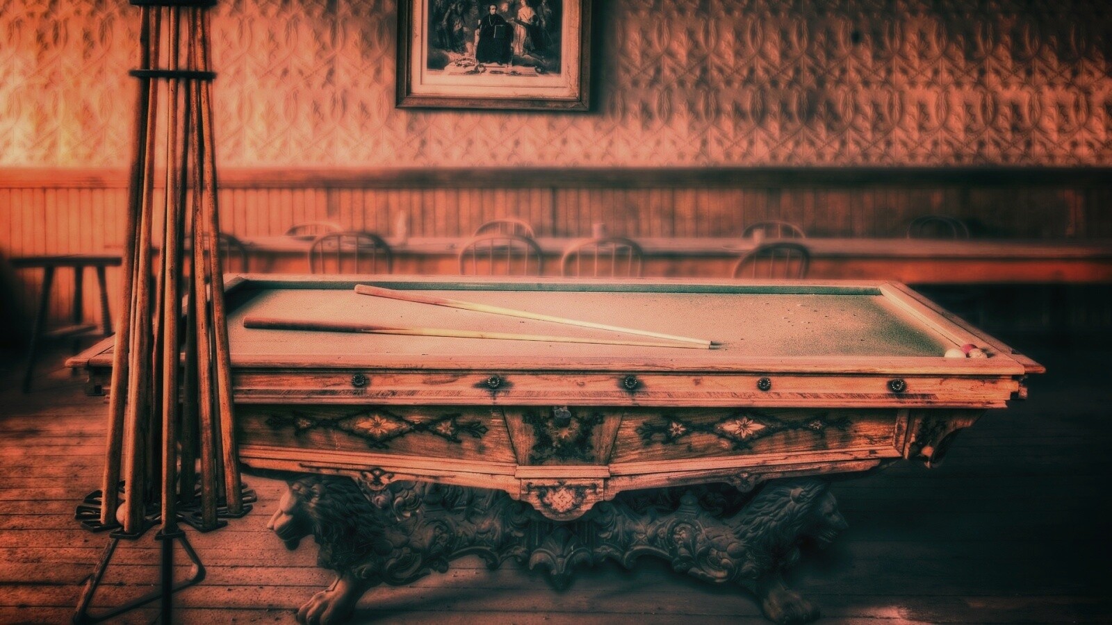 Старинный бильярдный стол обои