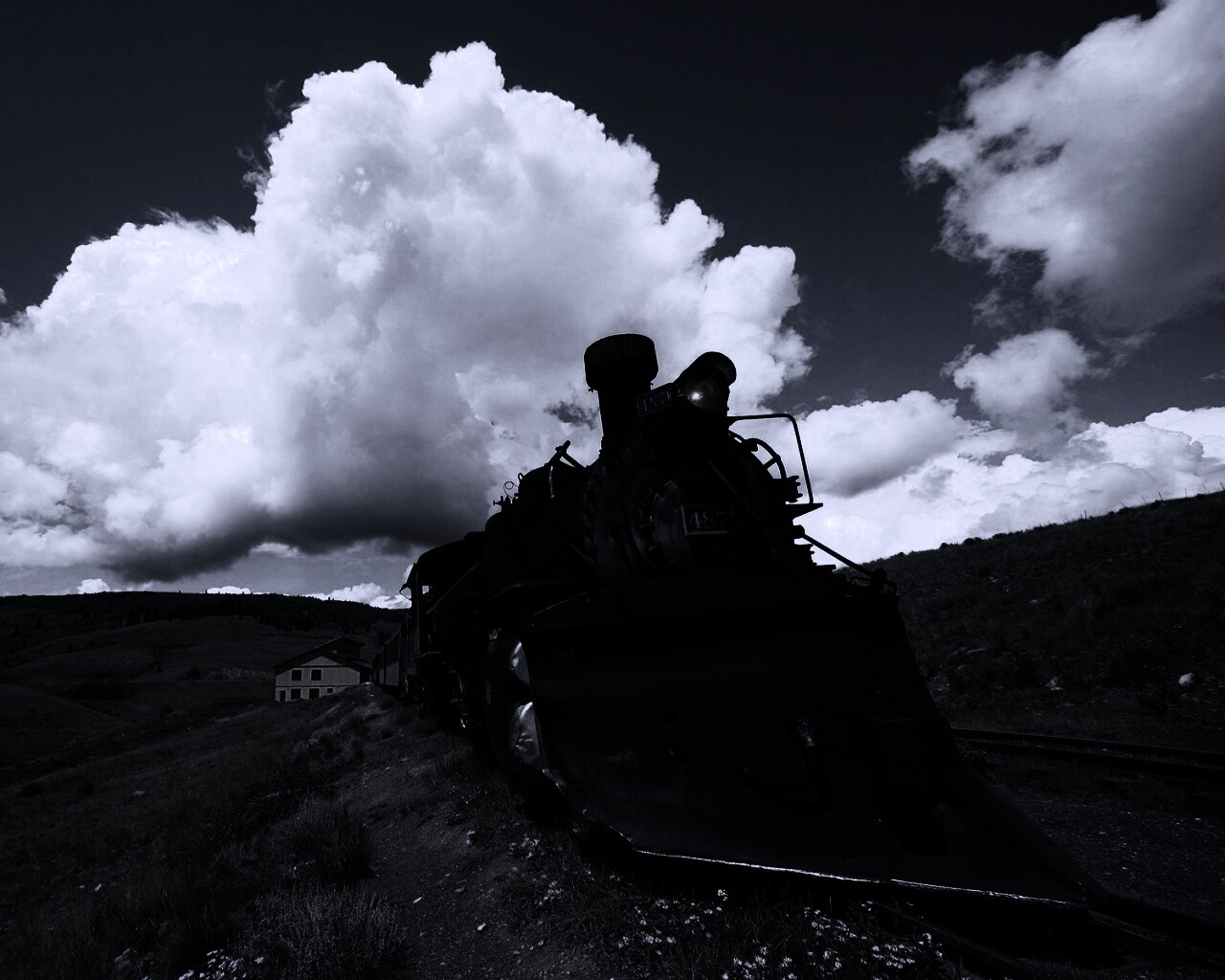 Паровоз на деревенской станции обои