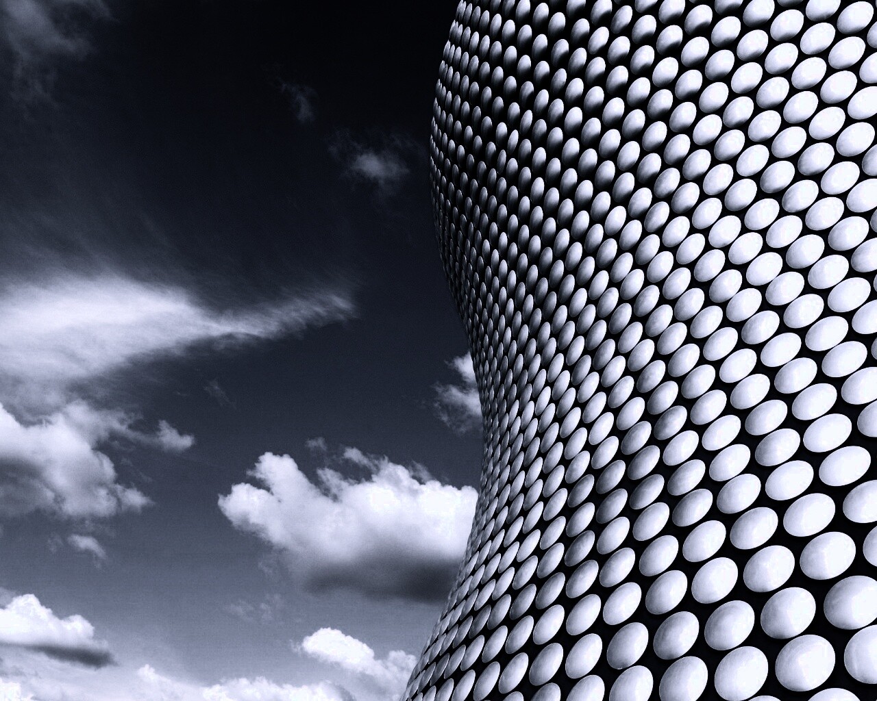 Стена из белых кругов обои