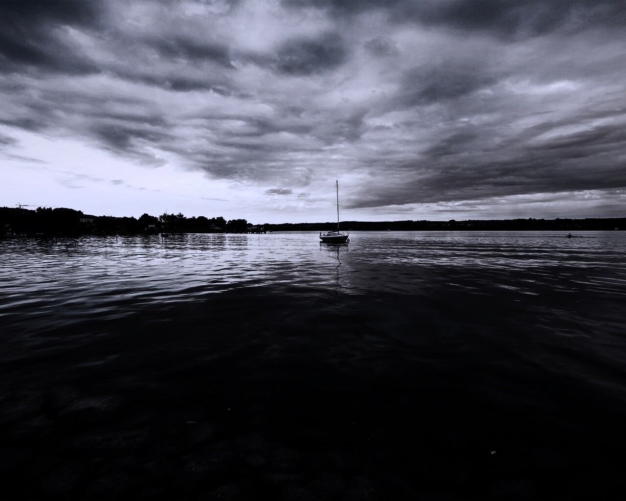 Яхта на озере обои