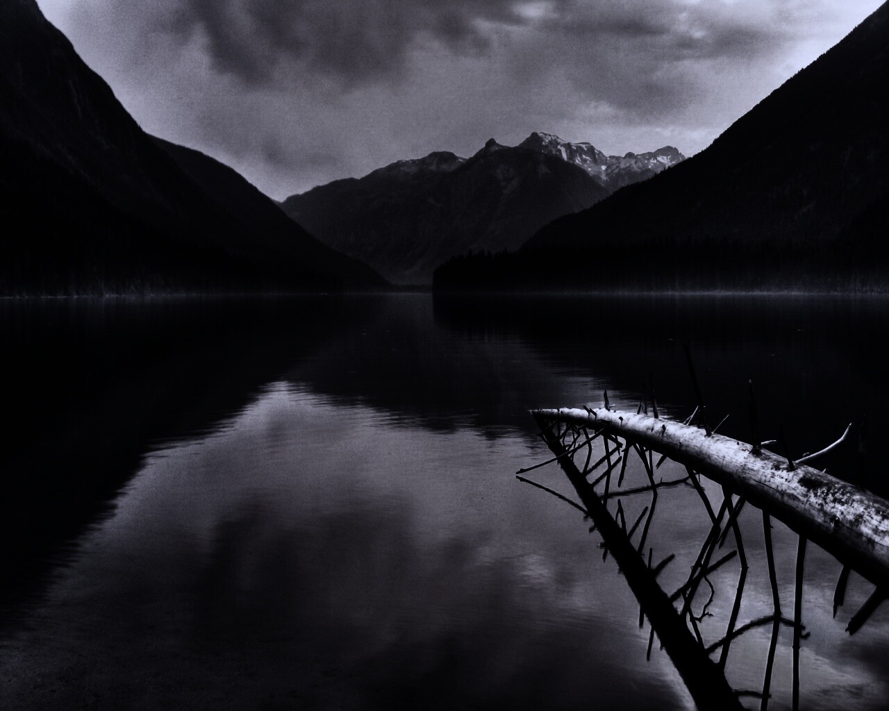 Горное озеро обои