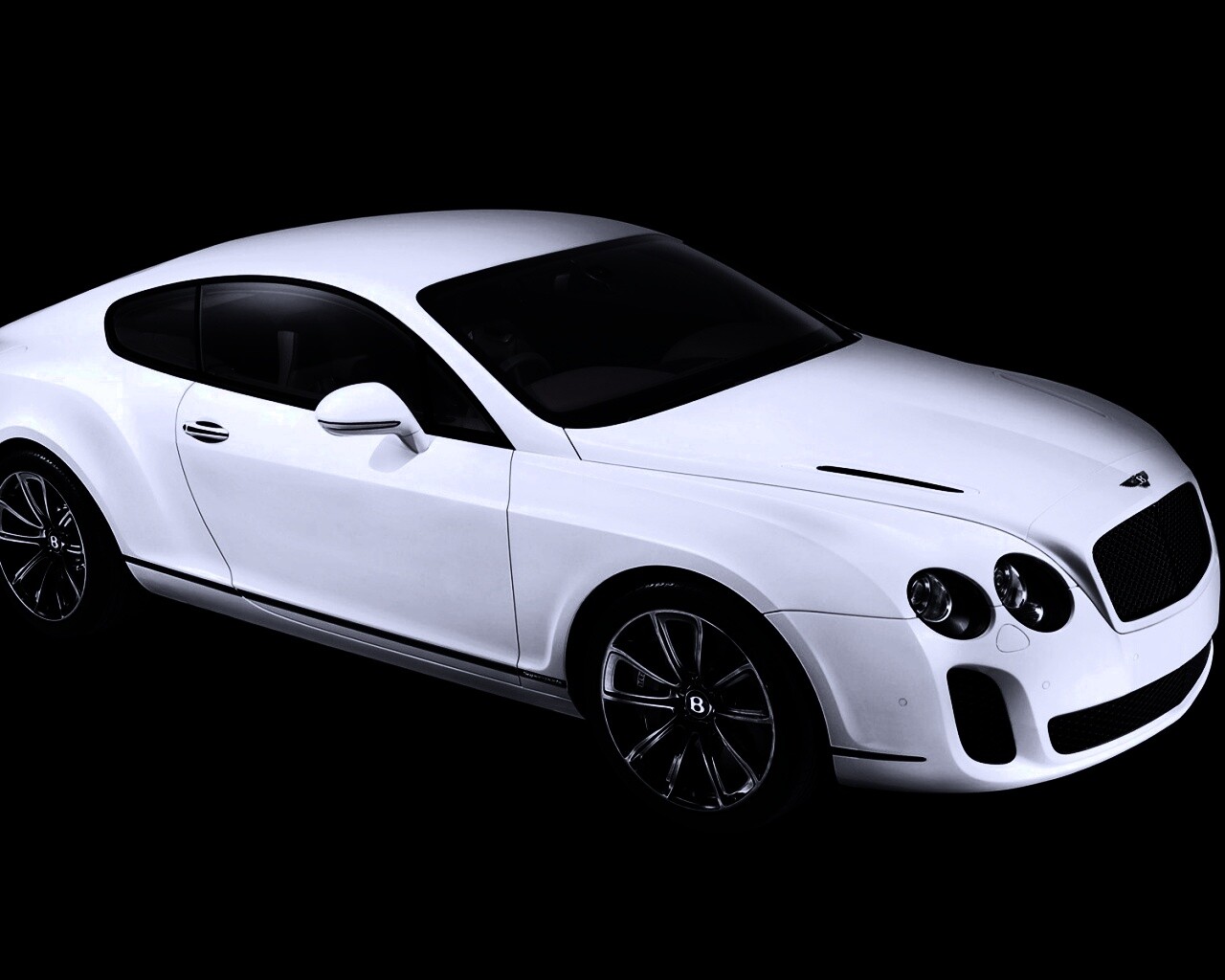 Трехдверный бентли обои