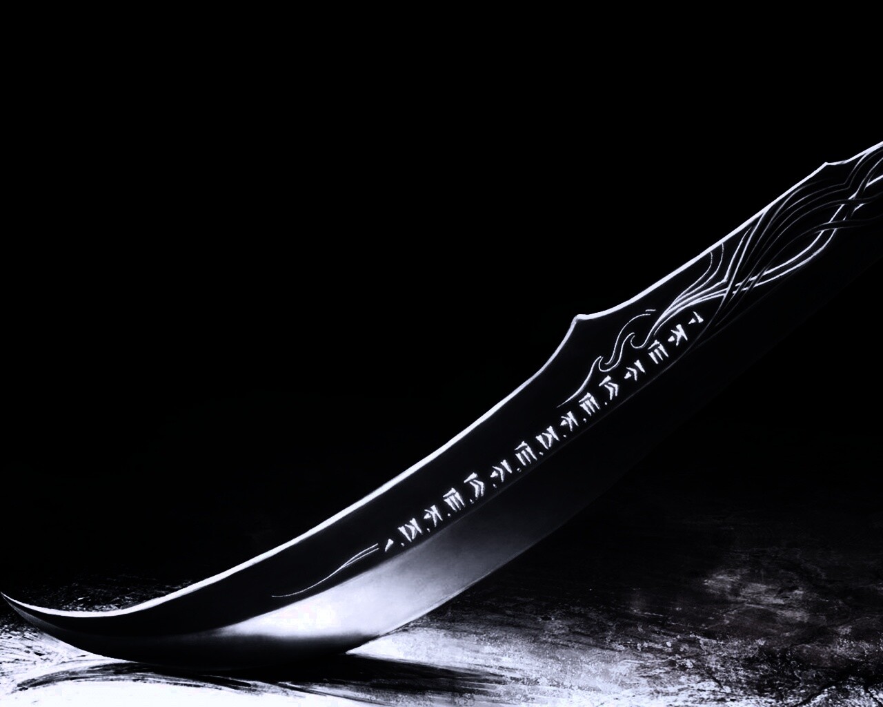 Клинок с магическими рунами обои