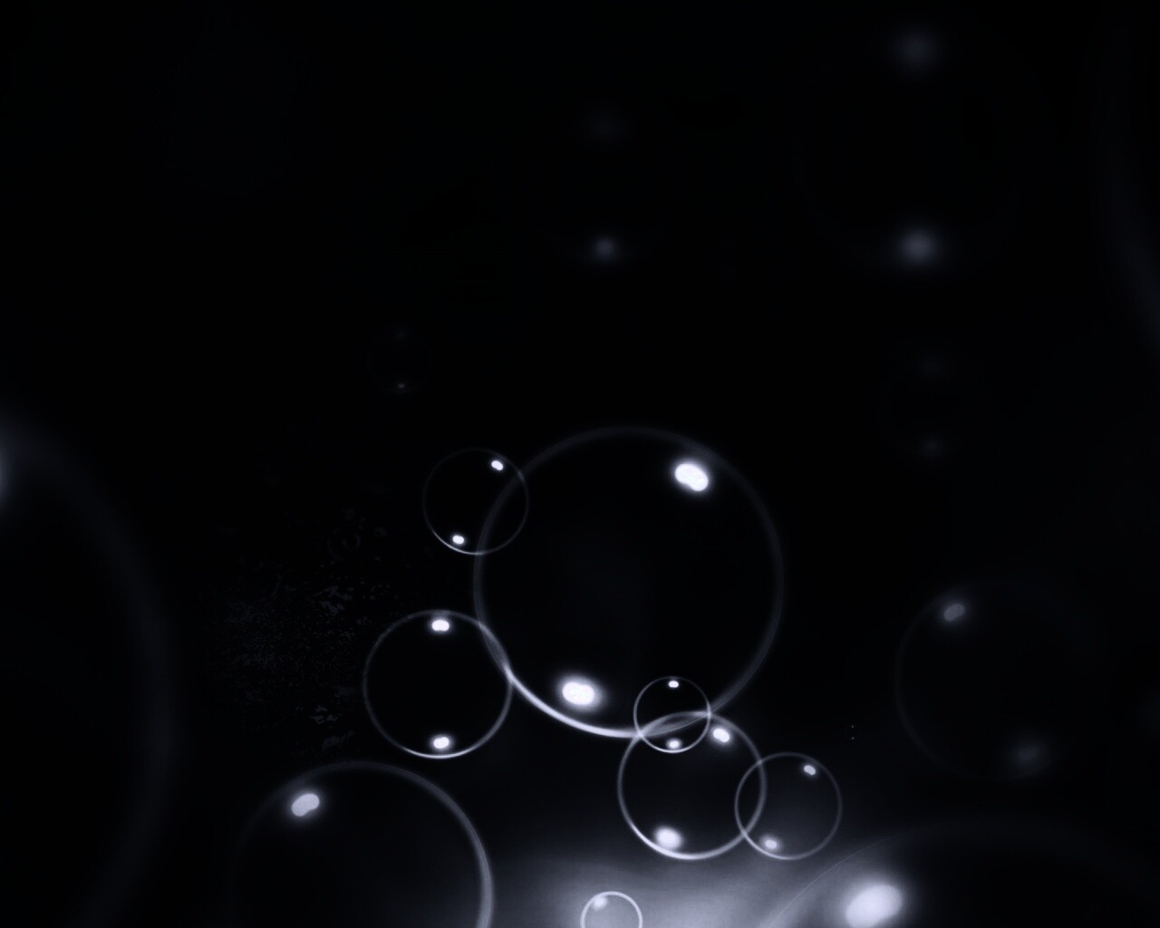 Пузыри в темной воде обои