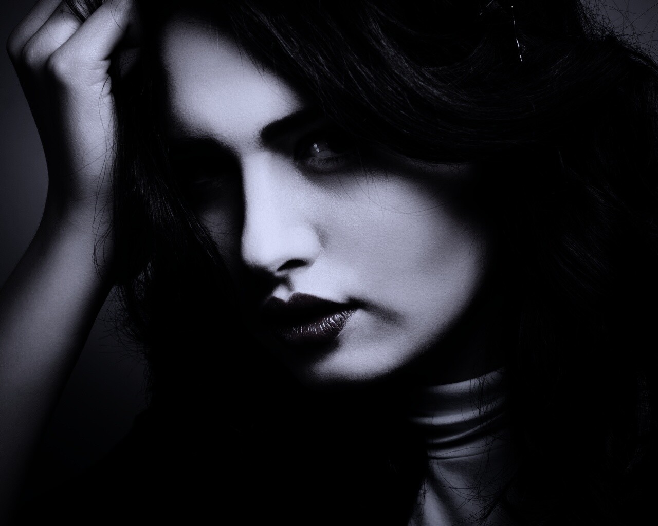 Модель с отличным макияжем обои