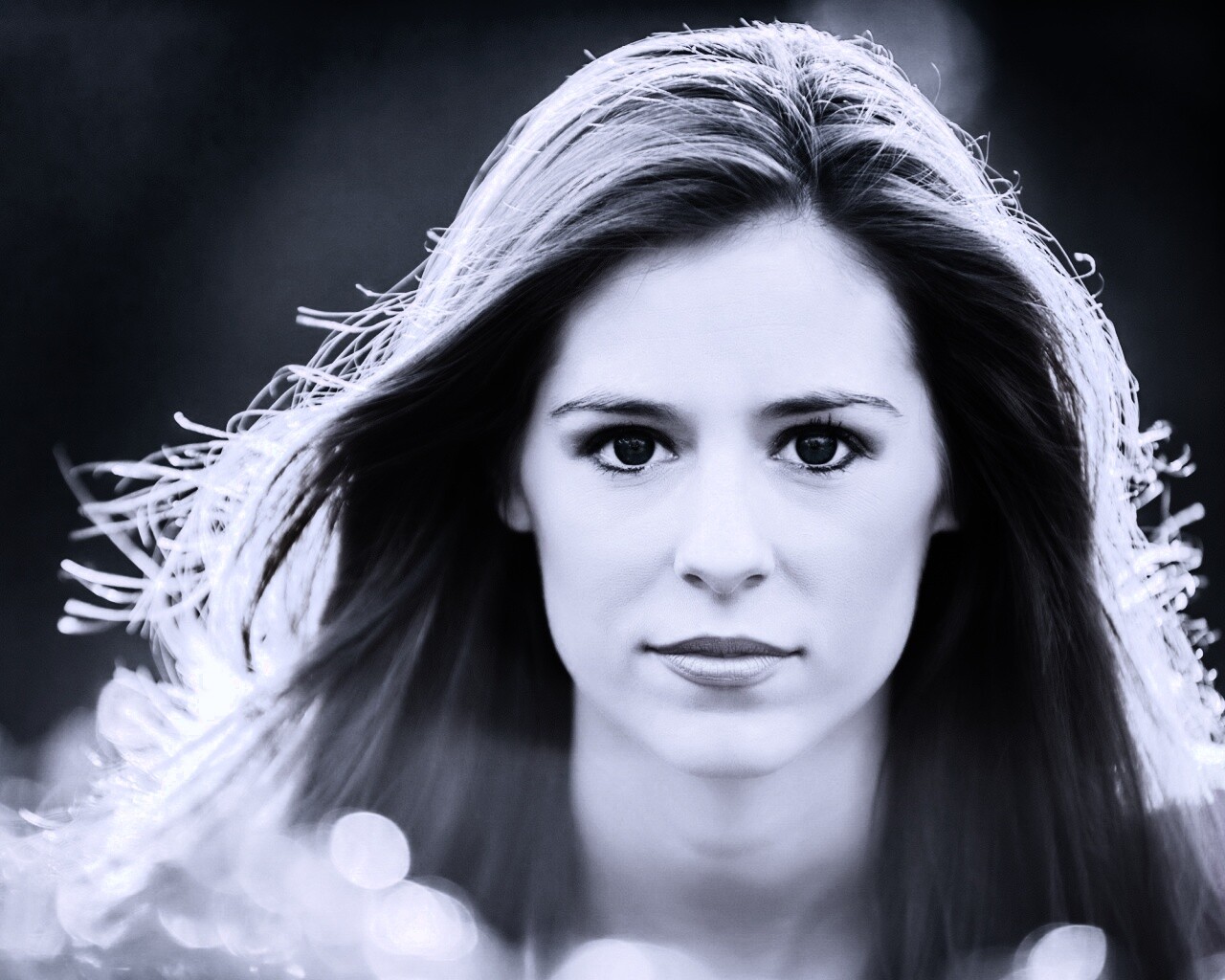 Девушка с голубыми глазами обои