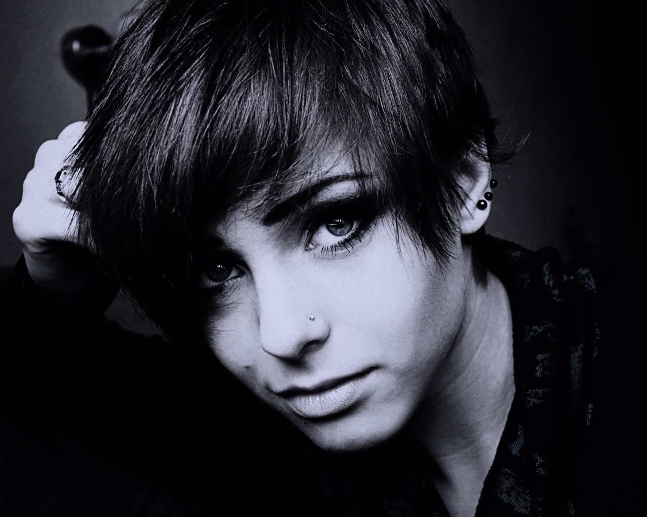 Выразительный взгляд голубых глаз обои