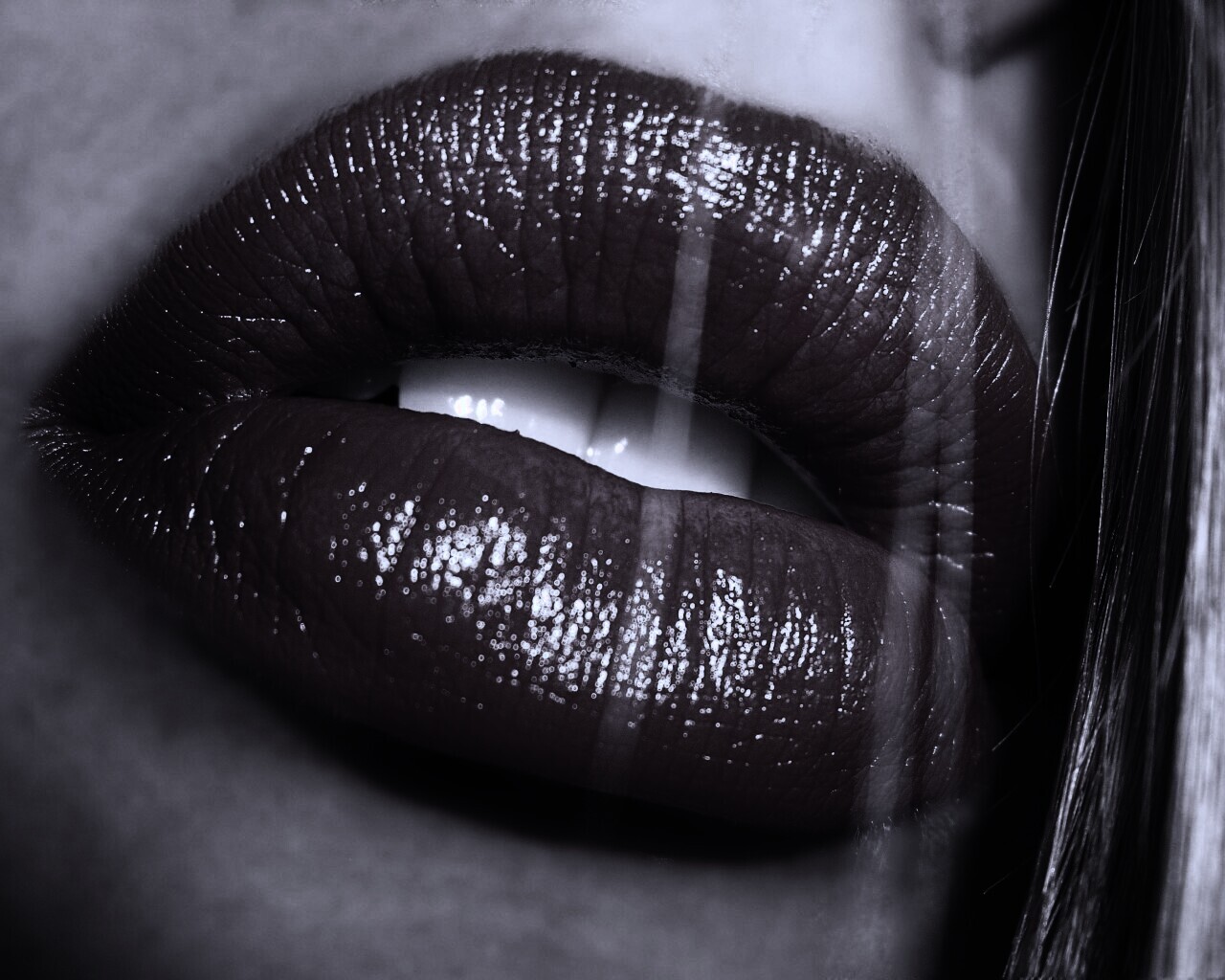 Сочные губы обои