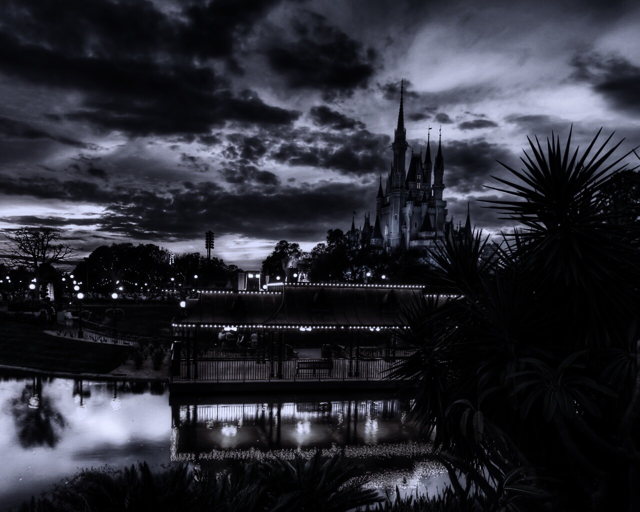 Диснеёленд вечером обои