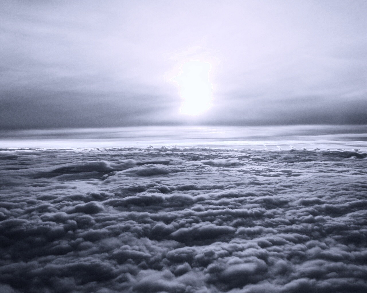 Над облаками обои