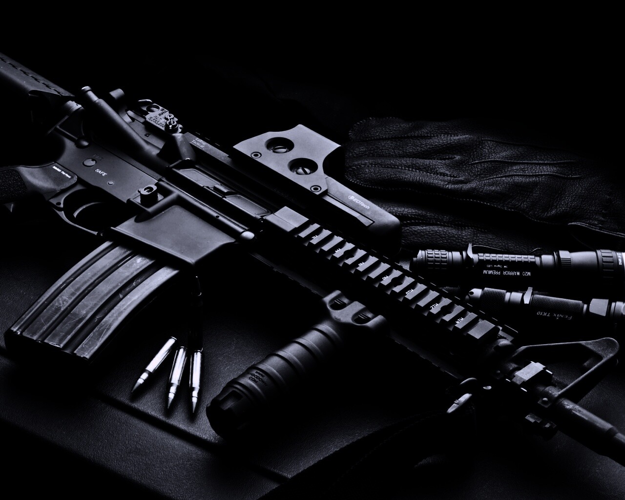 Черный автомат обои