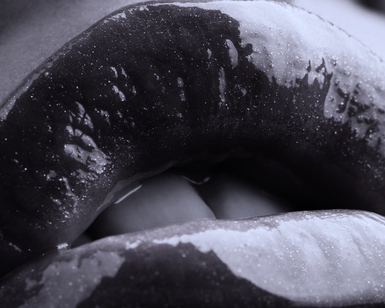 Губы с блеском обои