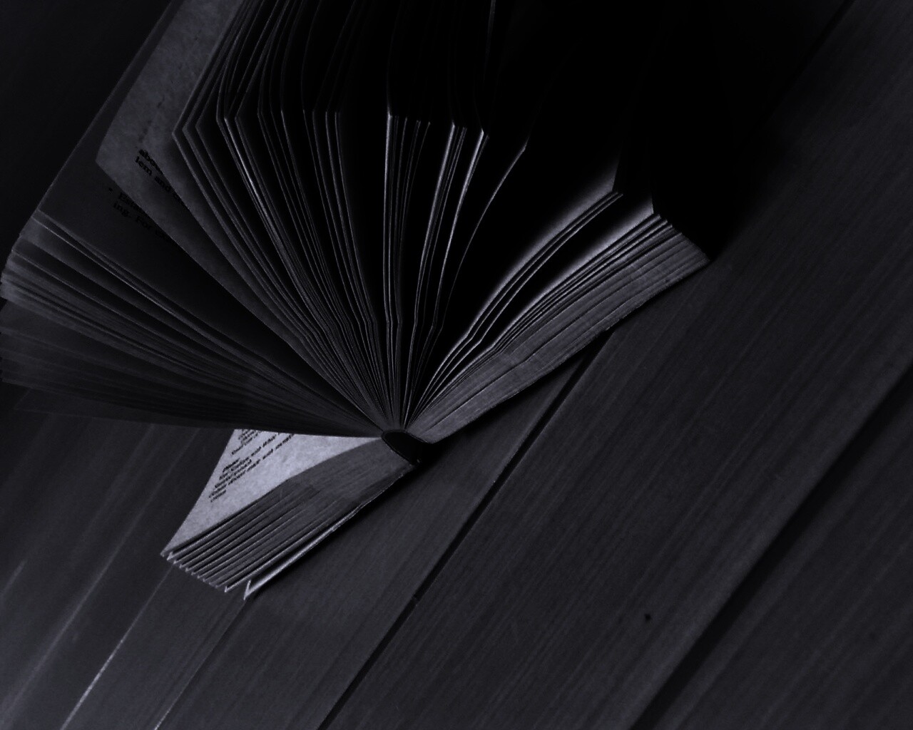 Раскрытая книга обои