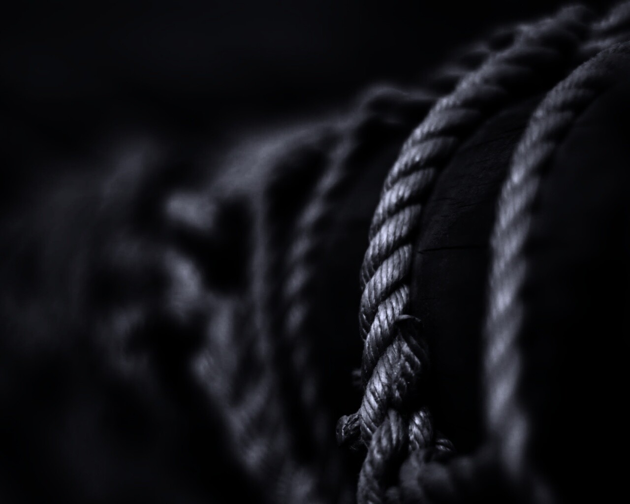 Веревка намотана на мачту обои