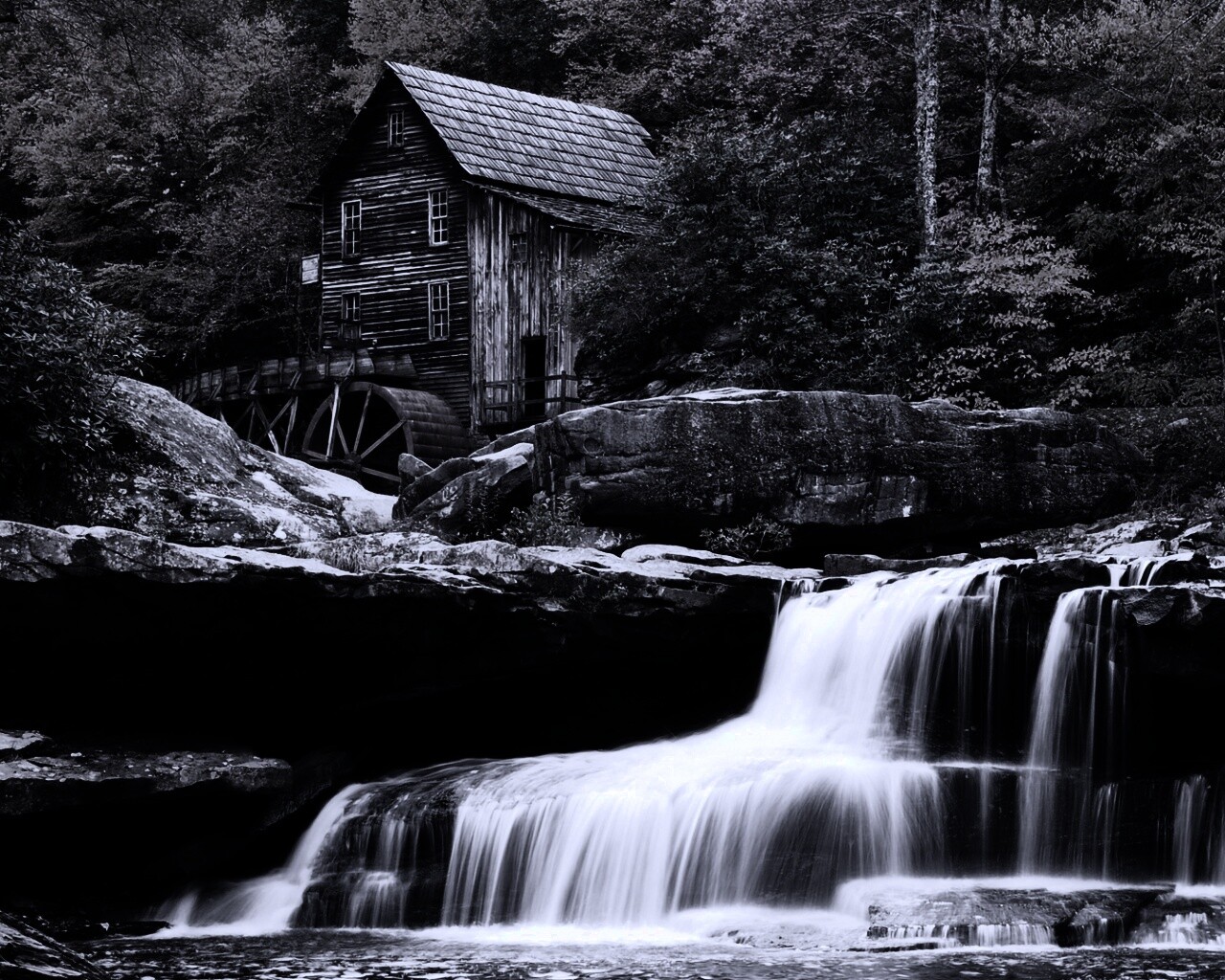 Дом, водяное колесо и водопад обои