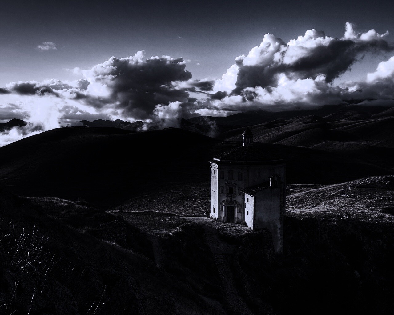 Горная церковь обои