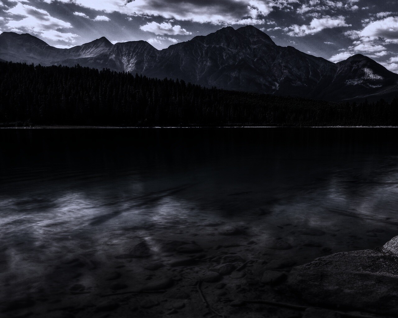 Зеленое озеро обои